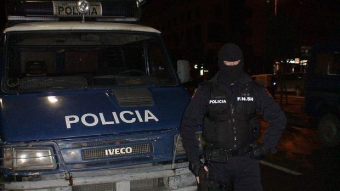 Policia AKSION pas mesnate në Velipojë, përplasje të forta me biznesmenët dhe ish-kreun e komunës