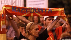 TENSIONET MAQEDONI-GREQI/ Çështja e emrit, dilemat rreth pyetjes së referendumit për vendimin e…