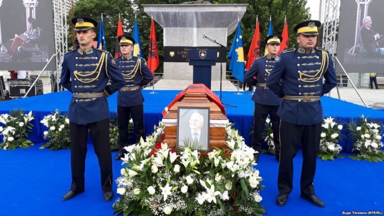 U nda nga jeta në moshën 82-vjeçare, mbahet mesha për Adem Demaçin në Katedralen “Nënë Tereza”