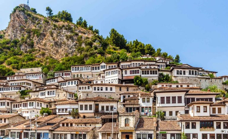 DESTINACIONI I DITËS/ Qyteti i “1001 DRITAREVE”, vendi ku HISTORIA tregohet më së miri nëpërmjet… (FOTO)
