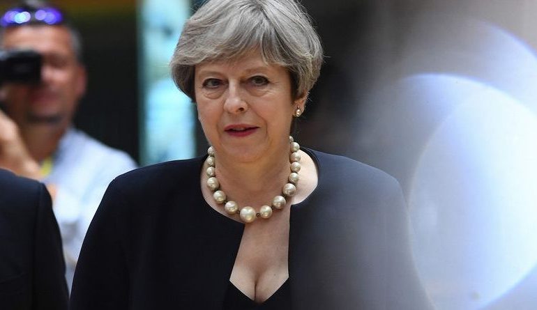 Theresa May MBYLL kufijtë për europianët: Nuk do të LEJOHEN…