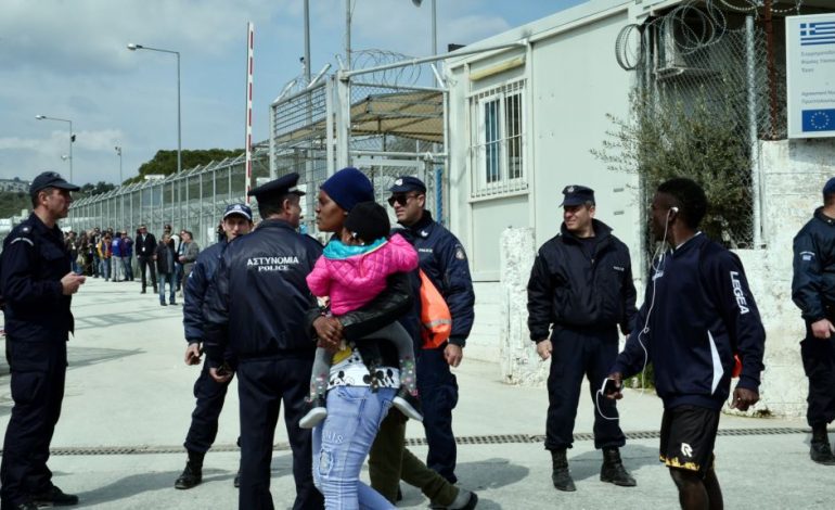 KRIZA E EMIGRANTËVE/ Arrestohen dhjetra refugjatë, tentuan të udhëtonin me pasaporta false
