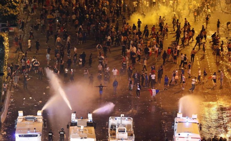 Incidente gjatë festimeve të botërorit në Paris, një i vdekur në juglindje të Francës