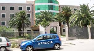 E RËNDË NË DURRËS/ 67 vjeçari bie nga shkallët e pallatit. Gjen vdekjen e menjëhershme