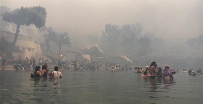 ZJARRI NË ATHINË/ “Përjetuam ferrin dhe vdekjen”, pamje të papublikuara më parë (VIDEO)