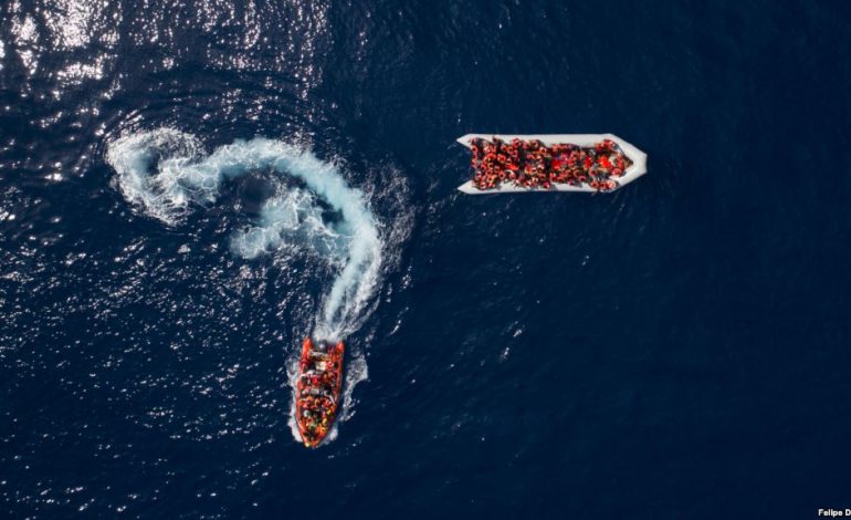 SPANJË/ Shpëtohen afro një mijë migrantë…