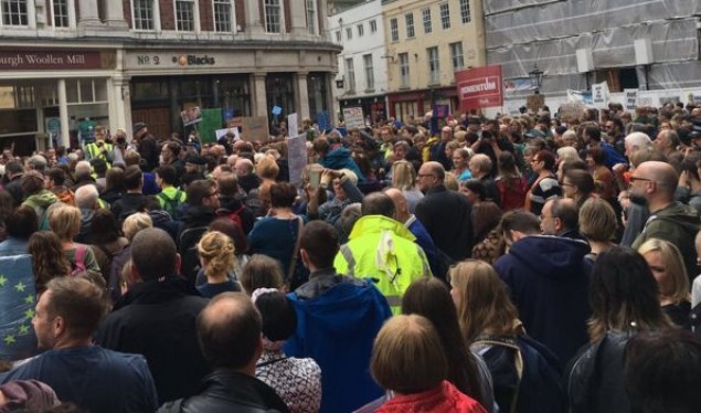 VIZITA E TRUMP NË BRITANI/ Protesta masive në rrugët e Londrës (LIVE)