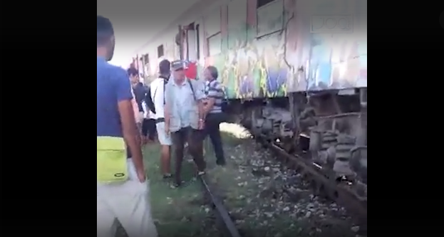 DEL NGA SHINAT TRENI NE RROGOZHINE/ Frikë e panik mes udhëtarëve të paktë (PAMJET)