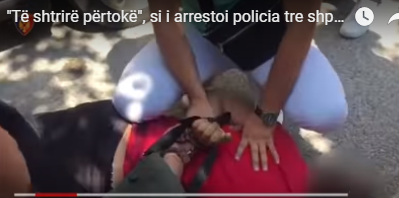 TE SHTRIRE PERTOKE ME PRANGA NE DUAR/ Dalin PAMJET nga arrestimi i tre MOTORRISTEVE TRAFIKANTE (VIDEO)