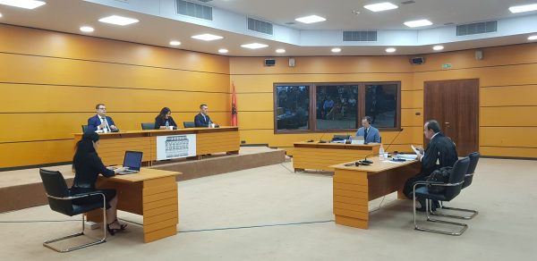 “SITA” E VETINGUT/ Pasuritë e pajustifikuara dhe dënimi i nipit si “sekser” rrezikojnë Gani Dizdarin