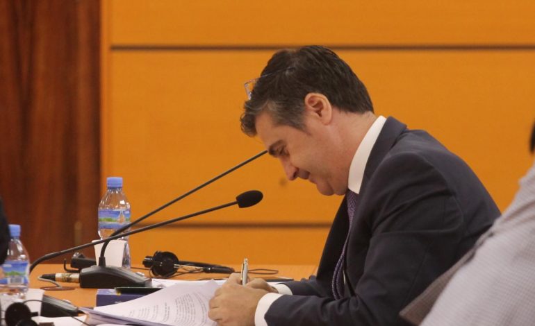 “SITA” E VETINGUT/ Admir Thanza u përgjua me motrën e një të akuzuari. Si u PUSHUA çështja…