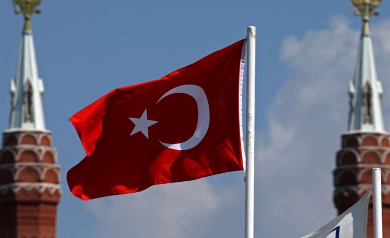 Autoritetet turke ndalojnë 16 persona të dyshuar për terrorizëm: 3 me kombësi franceze që…