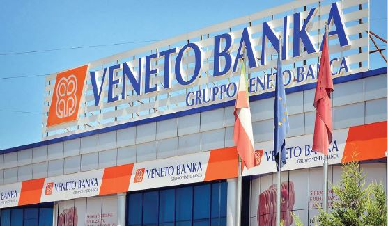 Punonjësit në ethet e shitblerjes së bankave, nisin shkurtimet në staf