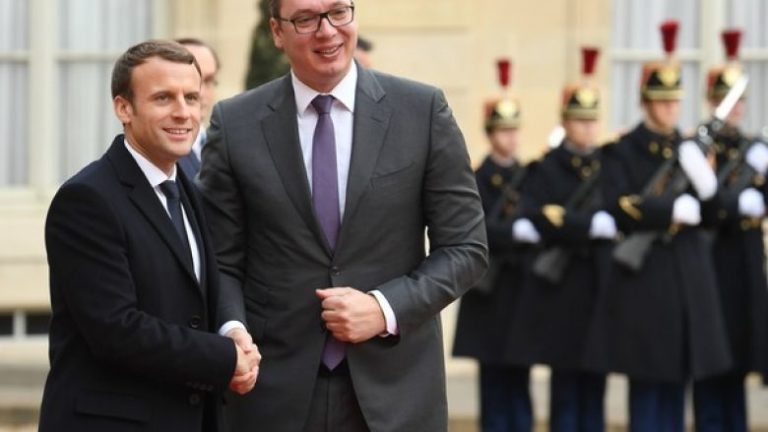 Tre mesazhet e Macron, Vuçiç: Me presidentin francez do bisedojmë në katër sy për Kosovën