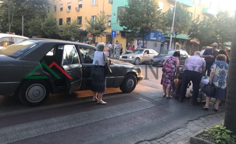 AKSIDENT NË TIRANË/ Makina PËRPLAS kalimtaren. Po kalonte mbi vijat e bardha kur… (FOTOT)