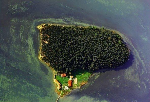 DESTINACIONI “LAGUNA E NARTËS”/ Shifrat: 30 mijë turistë zgjodhën të vizitojnë bukuritë e Zvërnecit