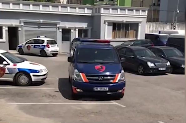 “SURPRIZA E FUNDJAVËS NË TIRANË/ Kapet “mat” 44-vjeçari që SHPËRNDANTE kokainë… (EMRI)