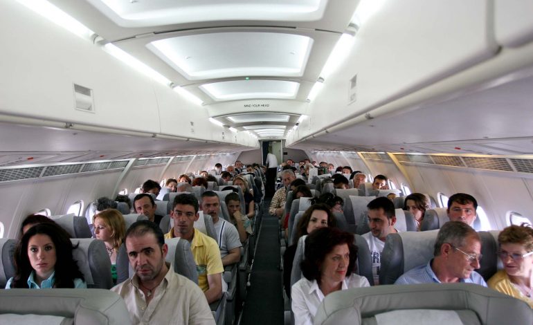 ULJE EMERGJENTE/ Nga Tirana në Milano, panik në avionin me 143 pasagjerë në bord