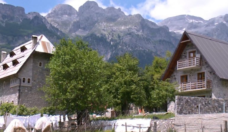 SEZONI TURISTIK/ Turizmi MALOR një “zgjedhje” nga turistët e huaj. Ja çfarë thonë agjensitë e…
