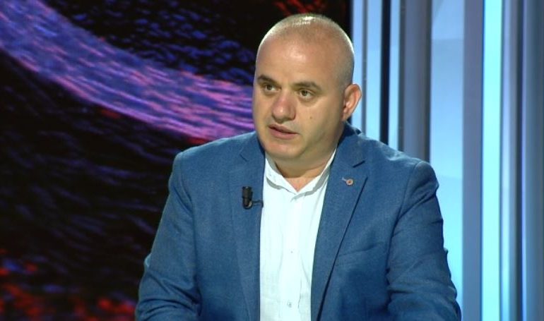 BANDAT E ORGANIZUARA NË ELBASAN/ Hoxha: Pengmarrje dhe ATENTATE që nuk po raportohen nga Policia por…
