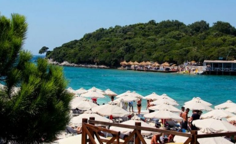 NUMRI I LARTE I TURISTEVE/ Patrullim dy palësh mes policisë italiane dhe asaj shqiptare