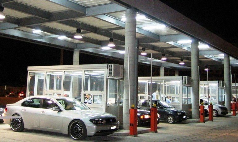 UDHËZIMI I RI/ Do të zhdoganosh makinën në Shqipëri? Ja HAPAT që duhen ndjekur