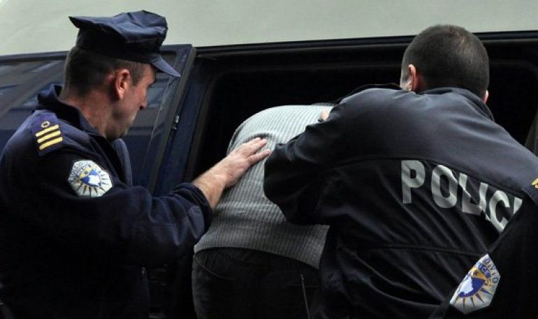 LISTA E TË KËRKUARËVE NGA POLICIA/ Kush janë 4 serbët që prej vitesh enden të lirë nëpër…