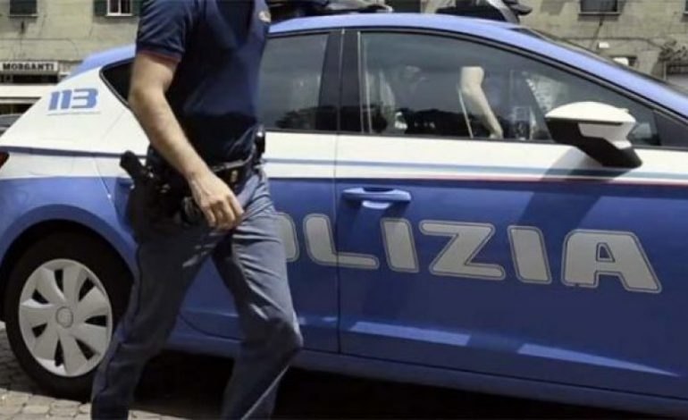 SHISTE KOKAINË NË TEZGËN ME PERIME/ Si u KAP 42 vjeçarja SHQIPTARE pas…