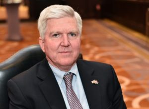 DIALOGU/ Ambasadori amerikan: As Beogradi dhe as Prishtina s’do marrin atë që…