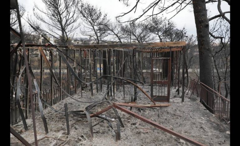 LAJMI I FUNDIT/ Zjarret GREKE nuk ndalin VIKTIMAT. Shkon në 74 numri i të vdekurve