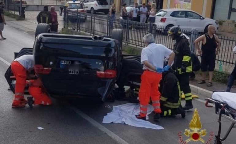 MAKINA KTHEHET PËRMBYS/ Çifti SHQIPTAR në gjendje të RËNDË. Rrëshqitën në… (FOTO)