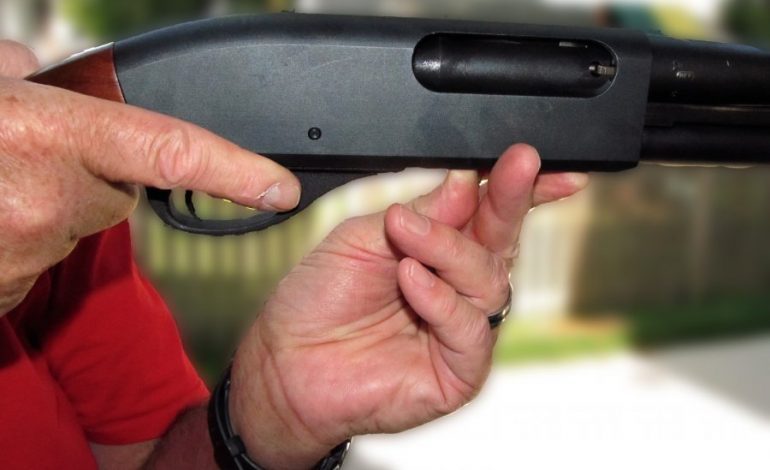 NDODH NË TIRANË/ Kërcënon me SHOTGUN, kapet 46 vjeçari që qëllonte në ajër me ARMË GJAHU