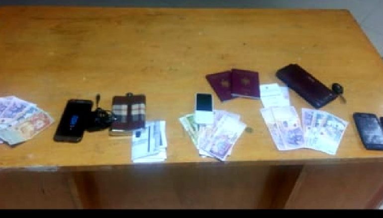 VODHEN ME DHUNE TE MOSHUARIN NE KORÇE/ Nga Tirana dhe Shkodra, arrestohen tre burrat… (EMRAT)