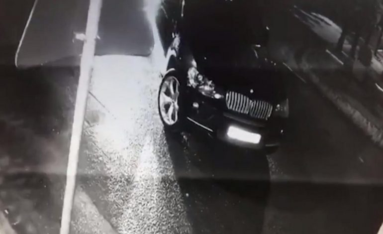 NDODH NË FUSHË KRUJË/ “Skifterat” vjedhin “BMW X5” në mes të qytetit. Kamerat fokusojnë… (VIDEO)