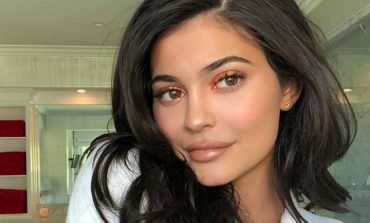 Kylie Jenner zbulon SEKRETET e një makeup-i perfekt! (FOTO+VIDEO)