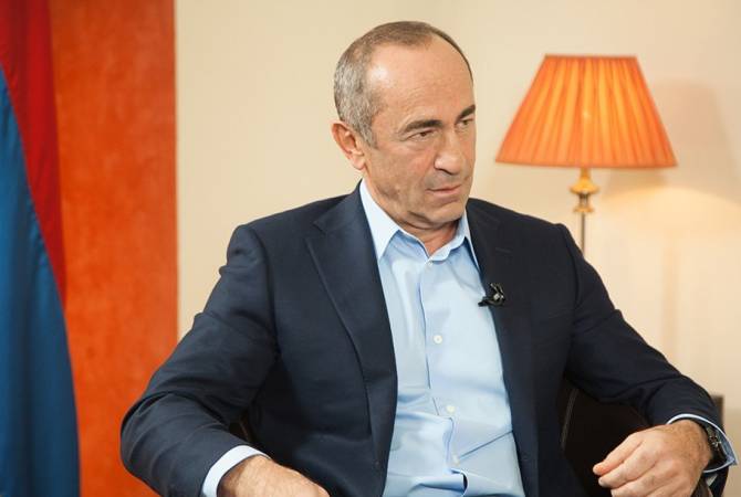 AKUZOHET SE MANIPULOI ZGJEDHEJT/ Arrestohet ish-presidenti, rrezikon 15 vite burg