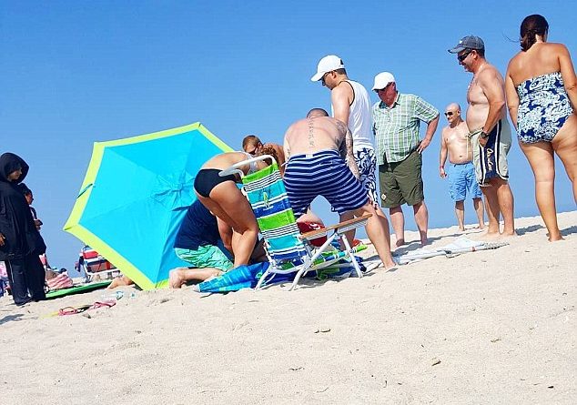 Horror në plazh, era e fortë “rrëmbeu” çadrën që më pas u ngul në këmben e pushueses