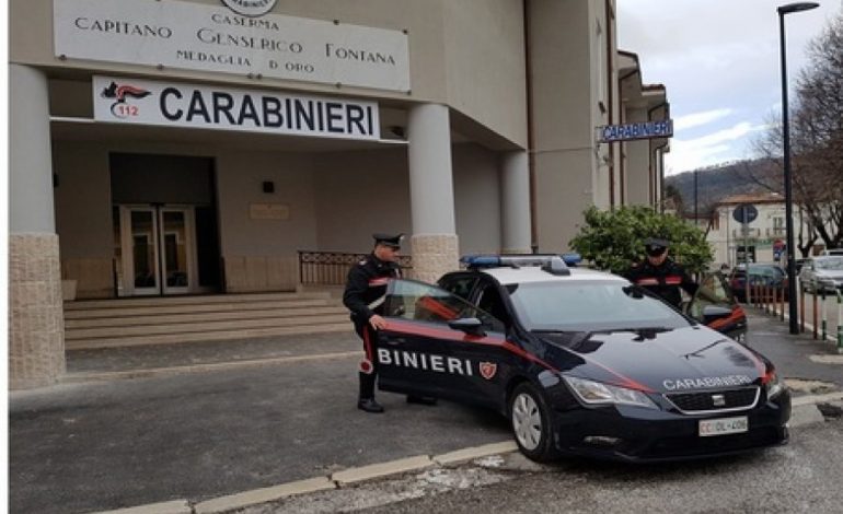 FLINTE ME PISTOLETË DHE DROGË POSHTË JASTIKUT/ Si e pësoi shqiptari nga kontrolli i befasishëm që… (FOTO)