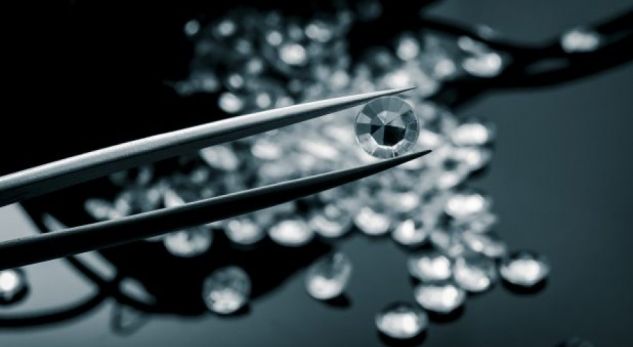 Nis përdorimi i diamantit në teknologji. Shkencëtarët: Nuk shtrembëron informacionin