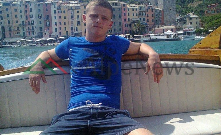 PO MBLIDHTE SKRAP/ Kush është Dashamir Jahja, 28 vjeçari që po lufton me jetën pas shembjes së… (FOTO)