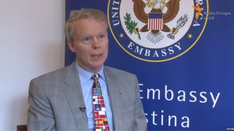 DIALOGU KOSOVË-SERBI/ Flet ambasadori amerikan, Delawi: Në Bruksel mund të flitet për territore