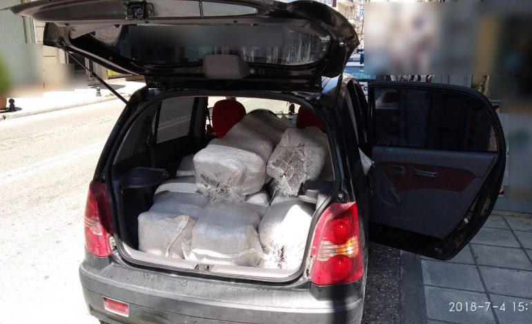 DALIN PAMJET nga 104 kilogramë drogë/ Çfarë gjeti policia në automjet, 24 vjeçarja… (FOTO)