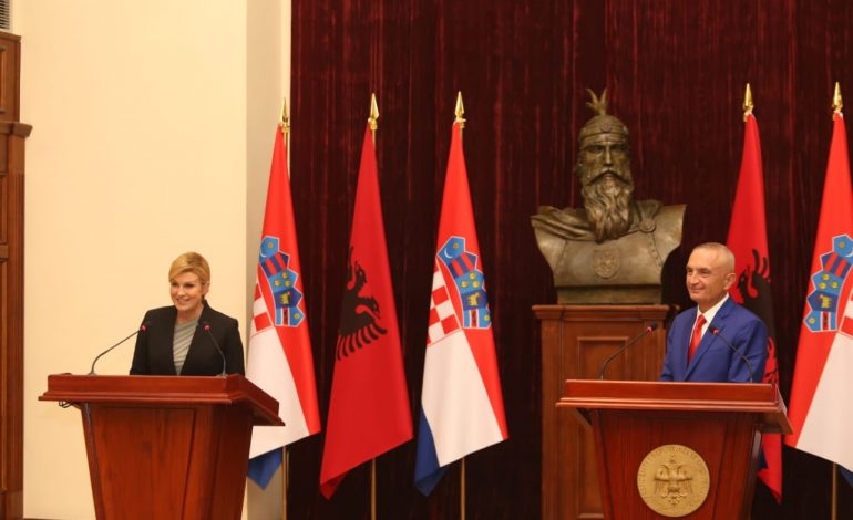 Presidentja kroate mesazh në Tiranë: Pastroni detin, mjedisi çështje kryesore për integrimin