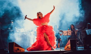 Elvana Gjata një Divë e vërtet, elektrizon Prishtinën me koncertin madhështor (FOTO)