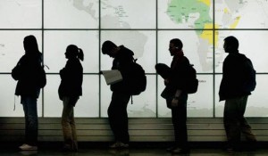 Pr.ligji për kthimin e emigrantëve që u refuzohet leja e qëndrimit, “fatura” i shkon shtetit