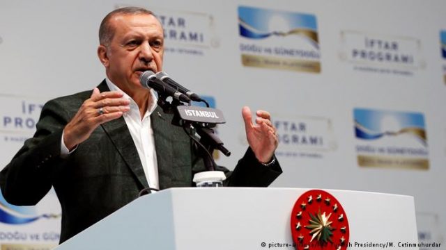 SANKSIONET E SHBA NDAJ TURQISË/ Erdogan: Nuk do të bëjmë asnjë hap pas, ballafaqohemi…