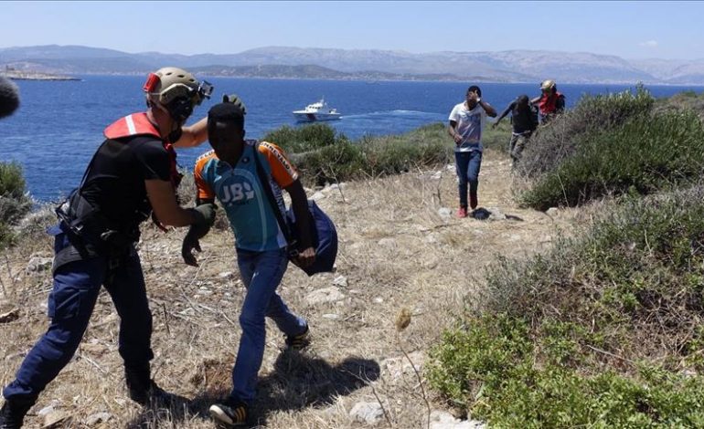 KRIZA E EMIGRANTËVE/ Shpëtohen 34 refugjatë të bllokuar në Egje