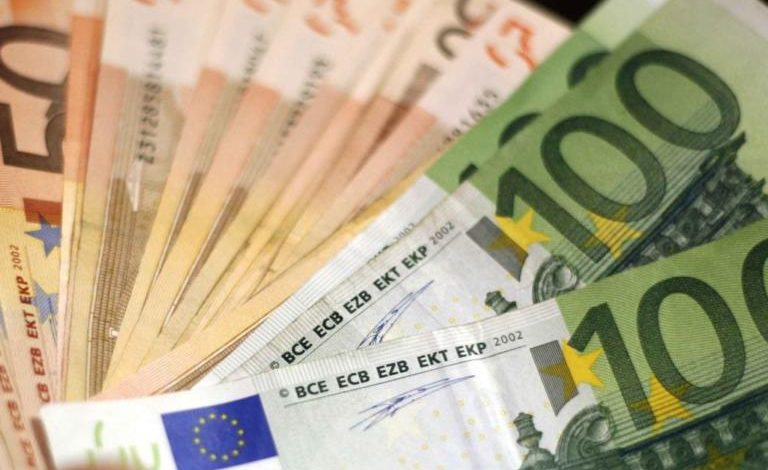 SËRISH EURO TË PADEKLARUARA/ Shqiptari kapet me 55.000 € në Kakavijë. Po ikte…