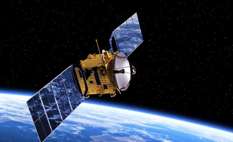 Pas dronit, “Facebook” po punon për një satelit interneti