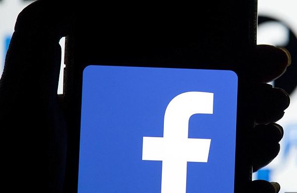 Facebook drejt dështimit? Humb qindra përdorues në Europë